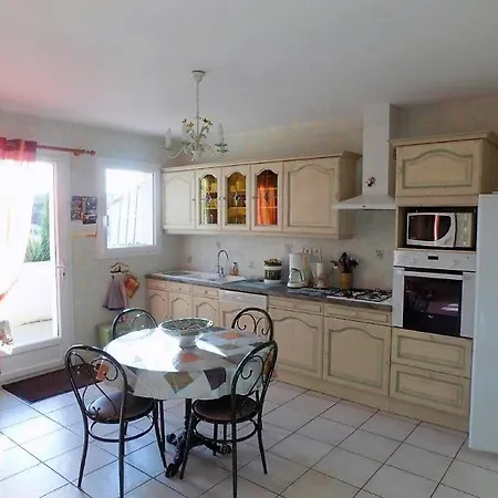 St Palais Sur - Belles Prestations Pour Cette Maison Individuelle