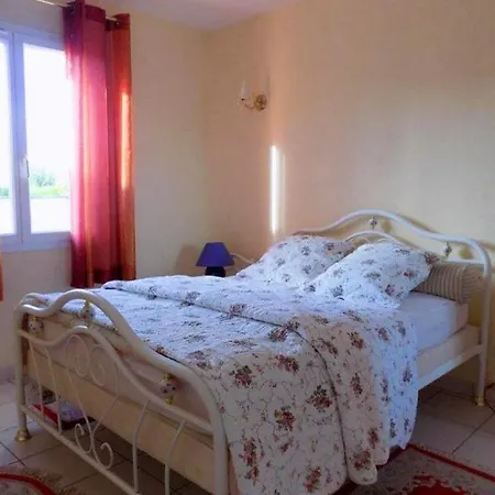 St Palais Sur - Belles Prestations Pour Cette Maison Individuelle *